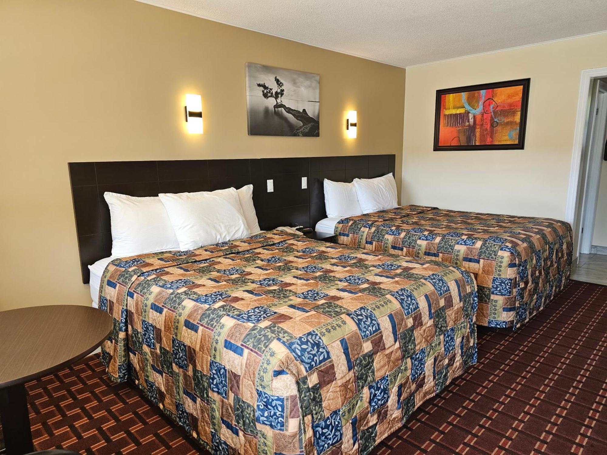 Fox Motor Inn Greater Napanee Exterior photo