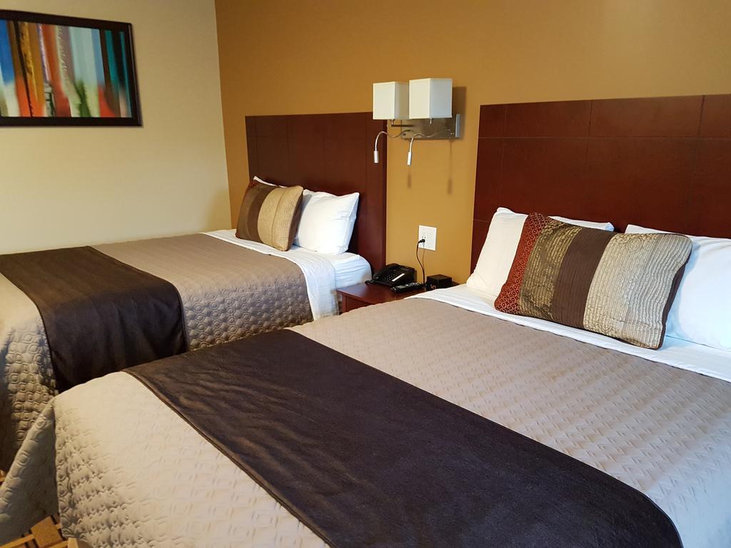 Fox Motor Inn Greater Napanee Exterior photo